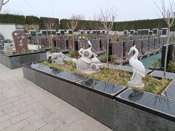 閻良漢皇樹葬墓園的地理位置對其業(yè)務(wù)和發(fā)展有何影響？