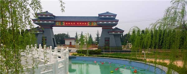 選擇西安漢皇樹(shù)葬墓園時(shí)，除了價(jià)格因素，還應(yīng)該考慮哪些因素？