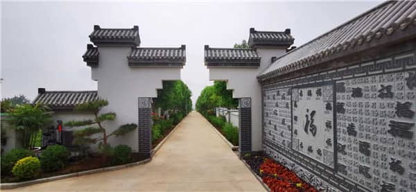 西安漢皇樹葬墓園提供的樹葬服務(wù)有哪些不同的檔次，這些檔次是如何影響最終價(jià)格的？