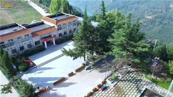 西安壽陽山墓園是否是一個匯聚各界精英的地方？