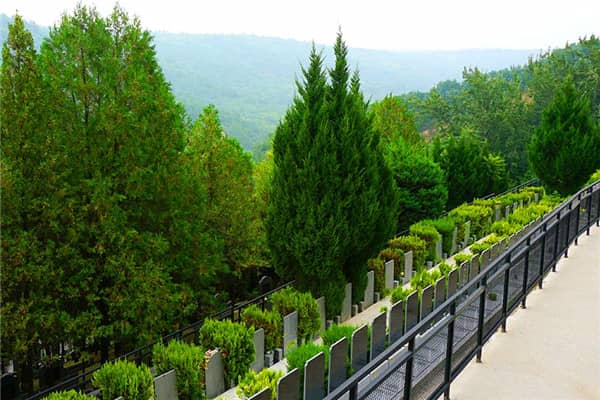 西安壽陽(yáng)山墓園，如何選擇合適的墳位？