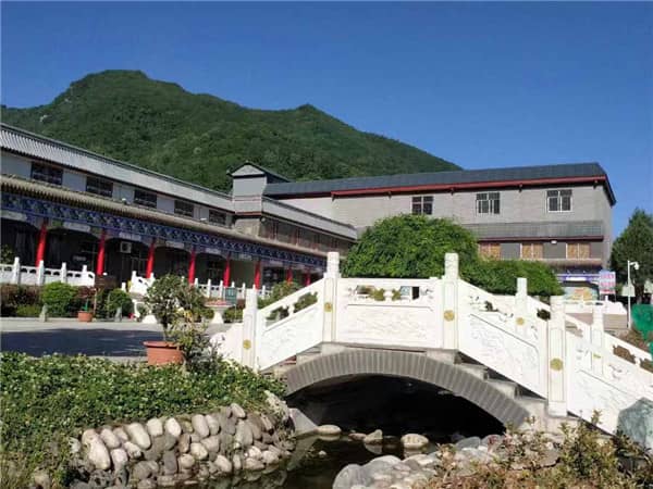 西安市鄠邑區(qū)潭峪口九龍山公墓有哪些特點呢