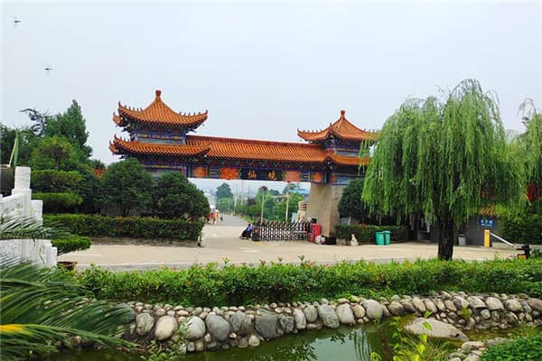 九龍山公墓是否提供個性化服務，如何滿足不同客戶的需求？
