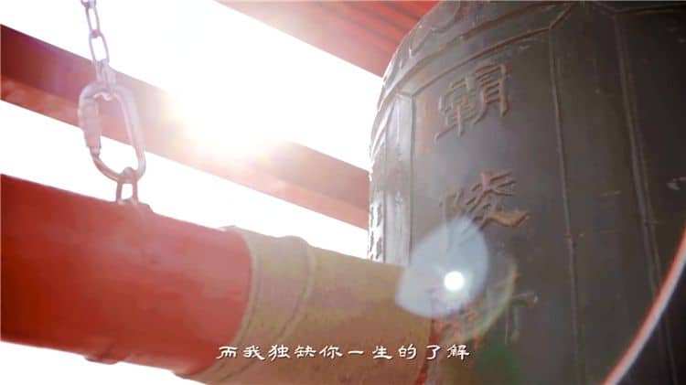 在清明節(jié)期間，西安霸陵墓園面臨哪些挑戰(zhàn)，并為此提出了哪些建議以緩解這些挑戰(zhàn)？