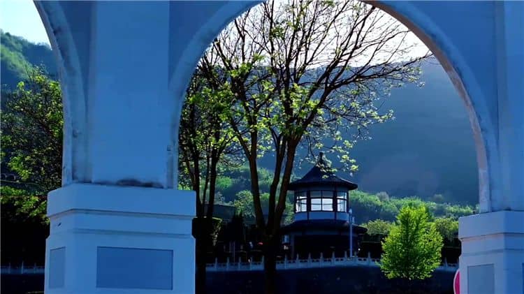 西安東郊好的霸陵新區(qū)墓園地址，西安東郊霸陵新區(qū)墓園的介紹與服務(wù)