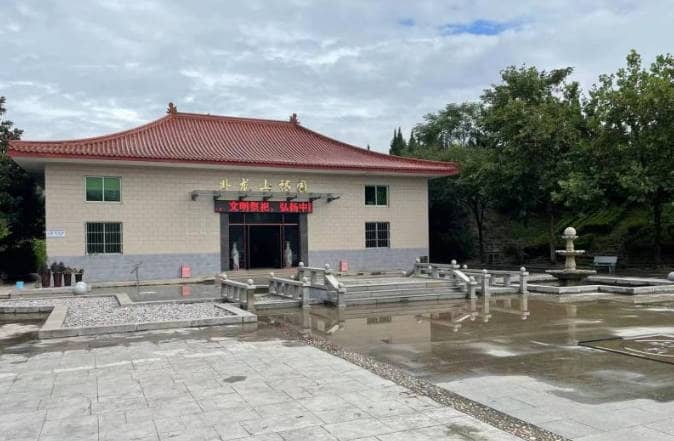 臥龍山福園的經(jīng)營理念與文化特色是什么？